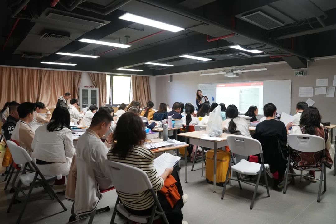 这些痛点并非个例,而是国际高中家校沟通的普遍困境。