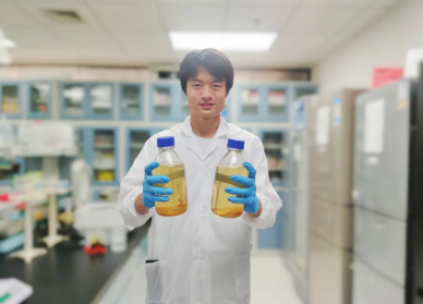 我校参与同学:刘珏