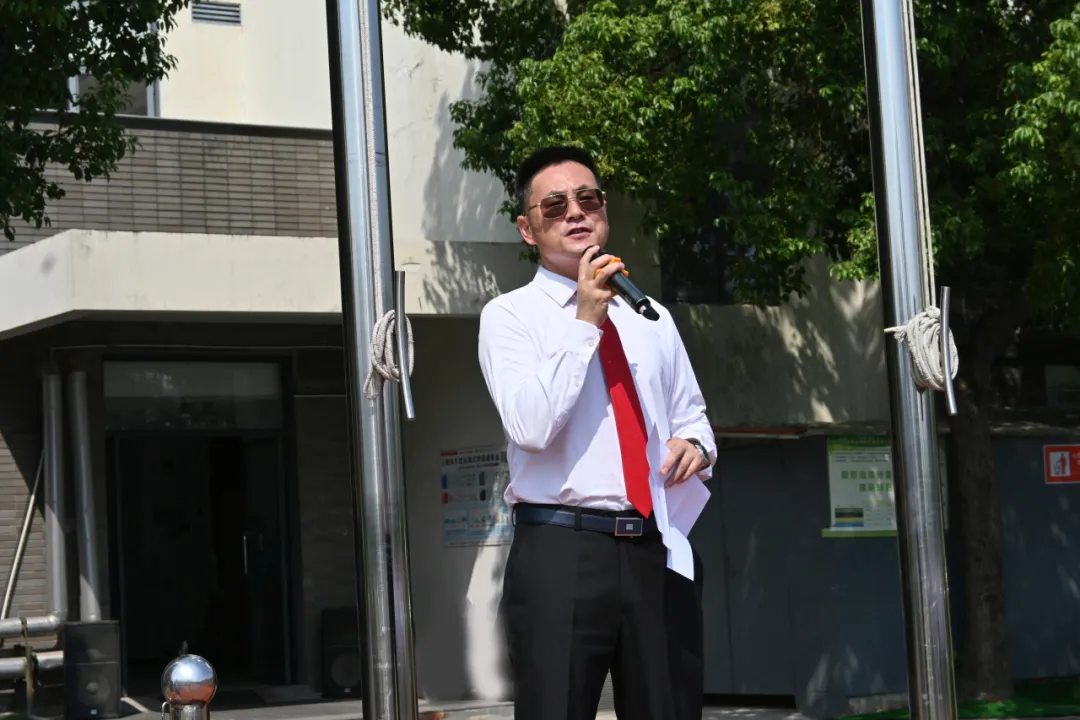 从报到时的暖心相遇,到开学典礼的庄重启航(图 2)