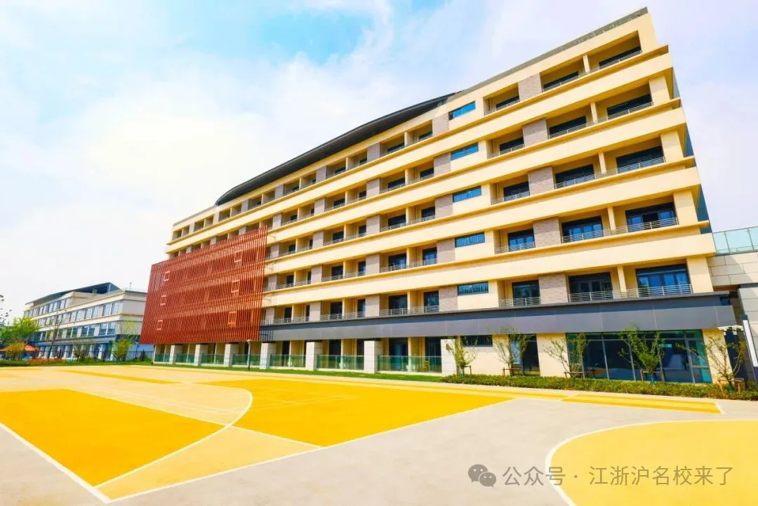 学校致力于推动学习从课堂走向真实世界。