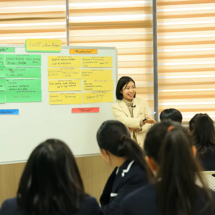 特设艺术大师班通道，学生可在校内完成作品集