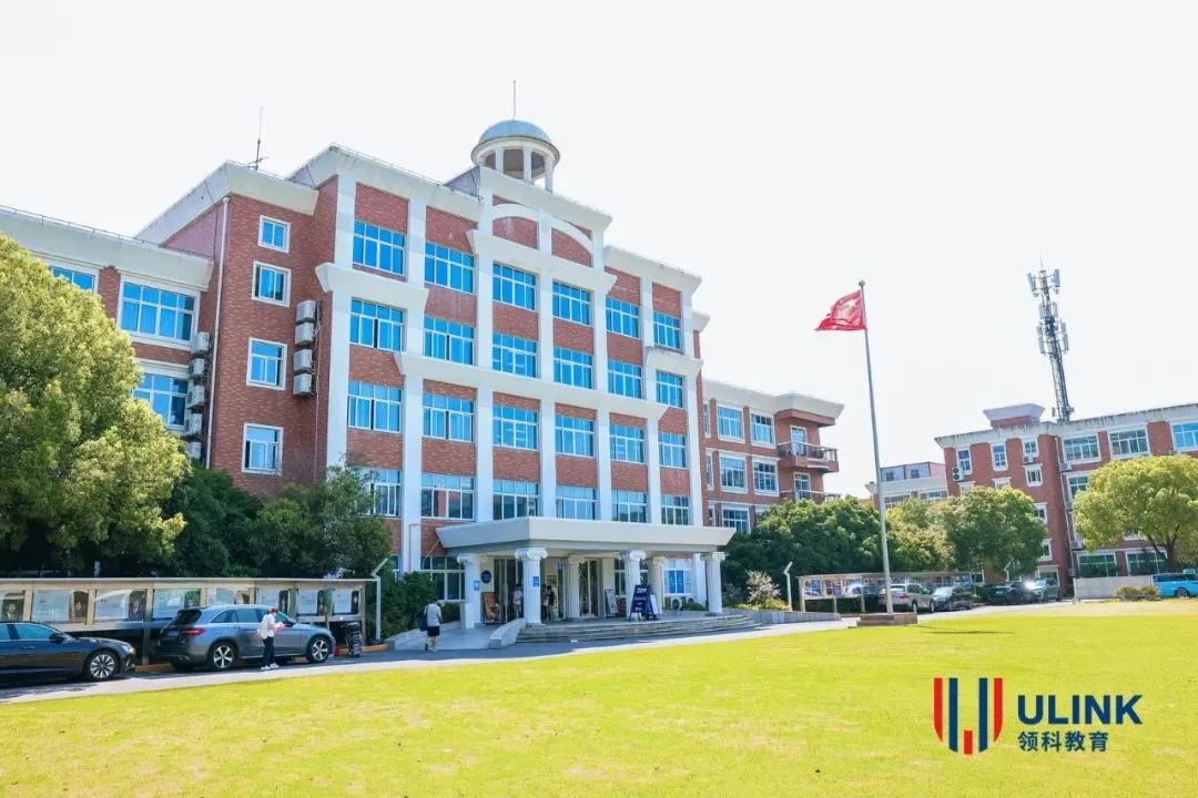 领科秉承 家国天下、无问西东 的使命和 致力于培养具有科学精神