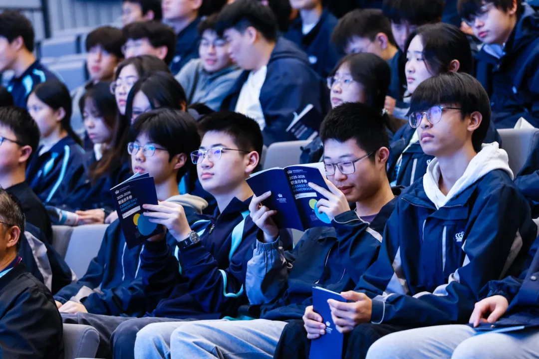 对于初高中阶段的青少年而言，过早固化职业方向并非最优选择