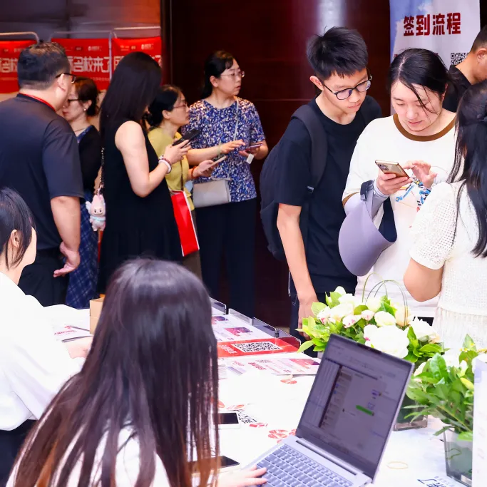 在信息爆炸的时代,家长们获取教育信息的渠道越来越多