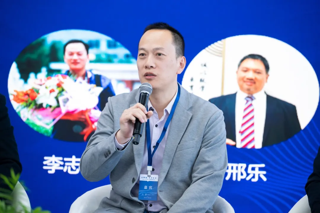 李志新主任表示学校要多维度探索人工智能校园应用,成立人工智能推进小组