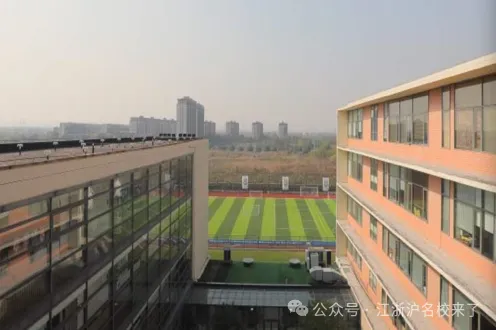 IB及DSE成绩均受全球绝大部分顶尖大学认可,学生凭借相关成绩