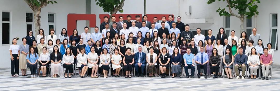 张爱君校长首先指出,第六个五年计划的元年将以 AI未来学标 为起(图 2)