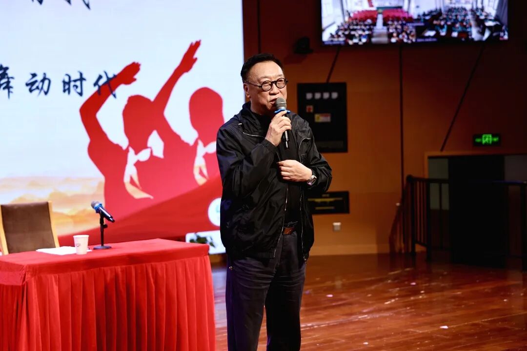 这学期的开篇课程,依旧由大家熟悉且亲切的刘炽炎老师登场启幕。