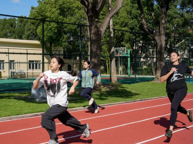 100 米、200 米短跑上演 飞人之争 ！（图 8）