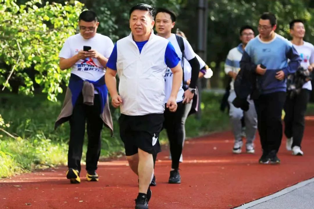 大兴熙诚学校朱校长日常锻炼