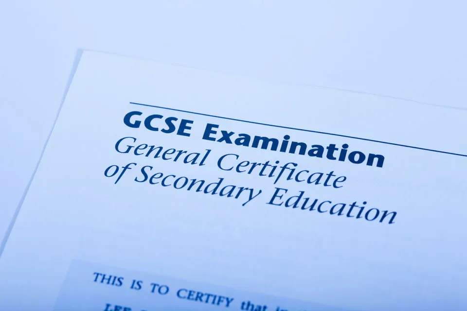 2026 国际生必看：IGCSE 和 GCSE 五大核心区别 选错直接影响英国升学路径