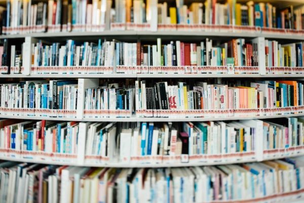 国际学校教育注重培养学生的跨文化交流与沟通能力。