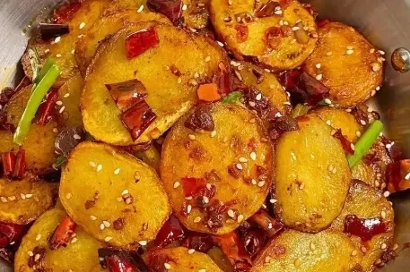 汤品：冬瓜薏米汤，清热祛湿、健脾养胃，适合春夏之交饮用