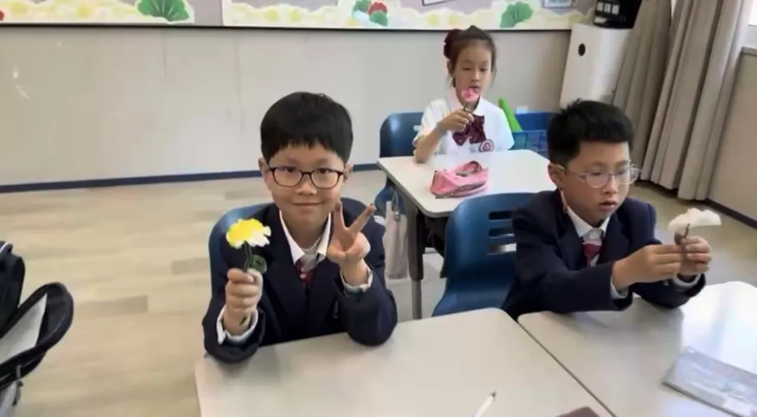 在孩子们的眼中,妈妈是温柔美丽的天使,是无所不能的超人