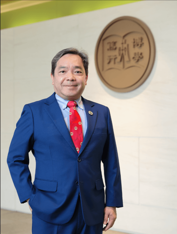 2025高招进行时丨香港恒生大学常务暨学术及研究副校长莫家豪教授欢迎广大学子报考