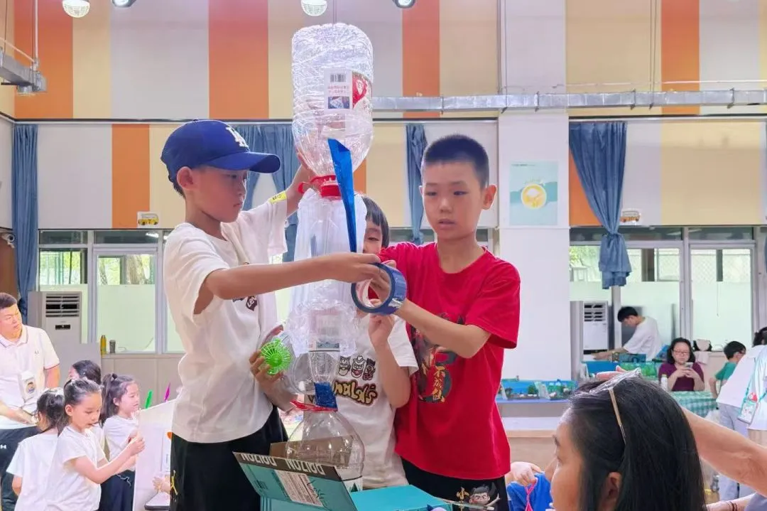 三年级探究 自然灾害 时,语文课堂上孩子们书写灾难中的温情故事(图 5)