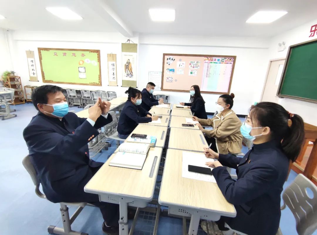 刘更生老师自担任我校中小学部教研主任以来,按照 研究、引领