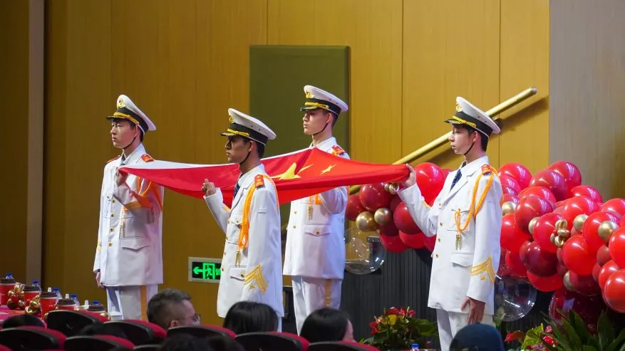 开场表演:少年意气,春启新篇(图 2)