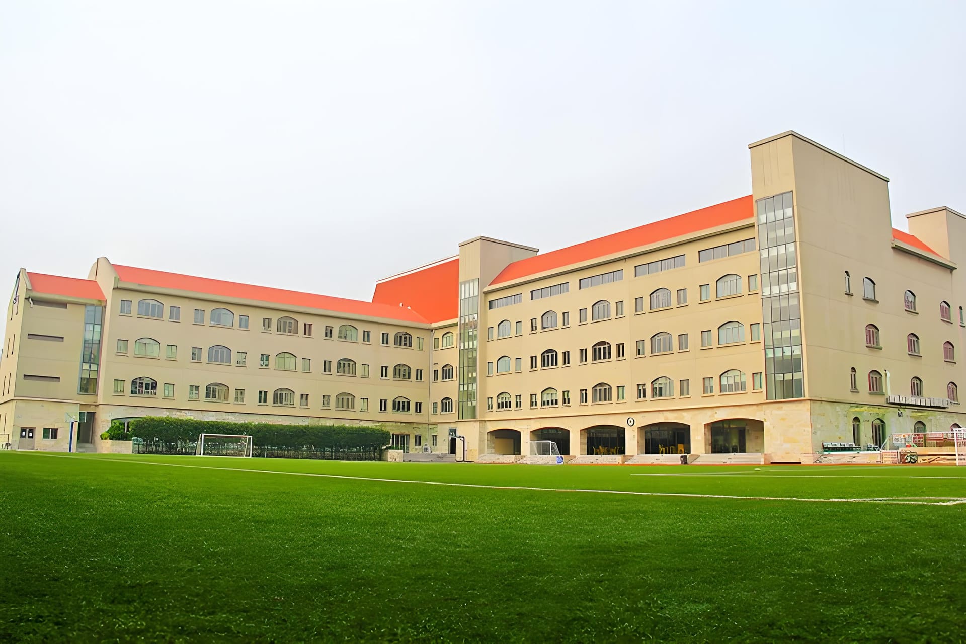 这北京还有一些知名度也挺高,有各自亮点的国际学校 。