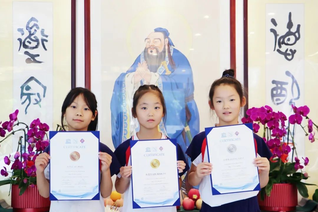 喜报!汇贤学子在UCA世界艺术展与国际风筝节中获奖!