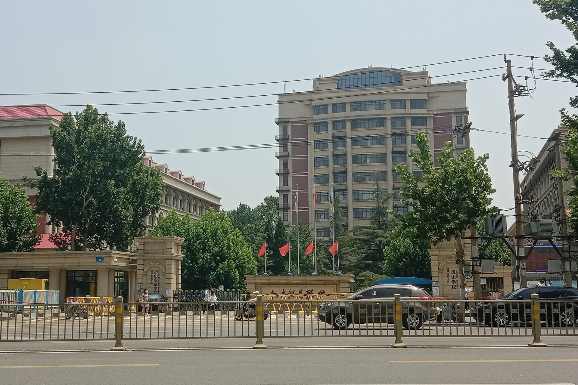 师资力量的温度,是历山双语最打动家长的亮点之一。