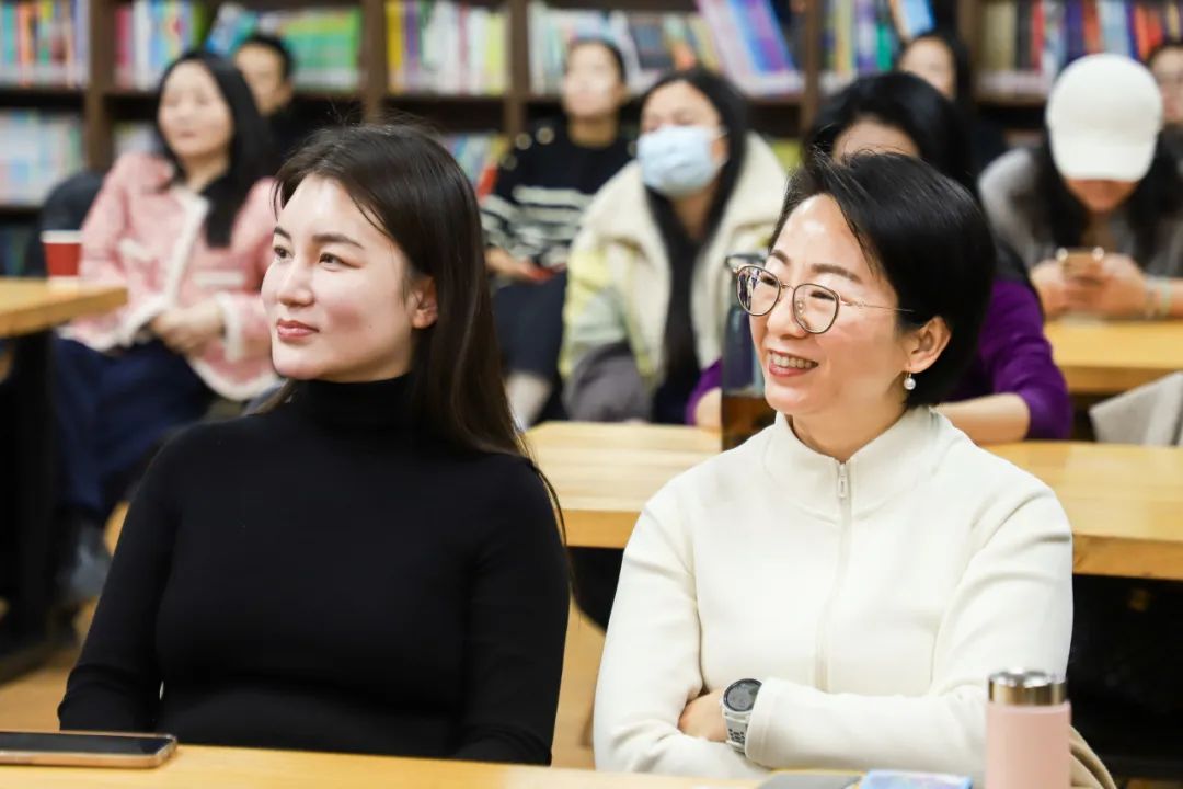 新府学家长心理沙龙不仅提供了家庭教育中的心理支持方法