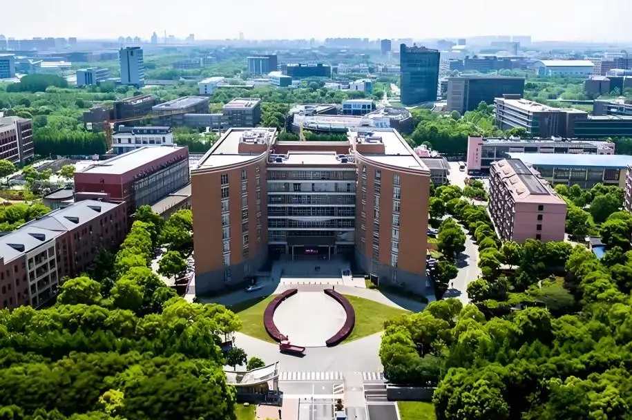 【正在招生】2025年东海致高国际高中项目招生简章，为您的升学多添一重保障！