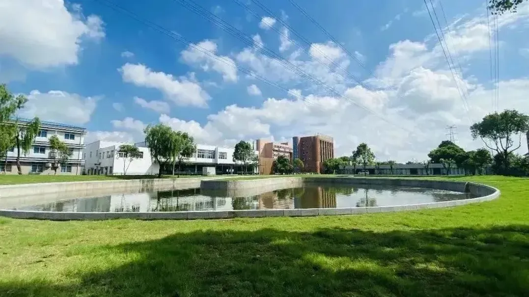 上实剑桥国际高中部照片