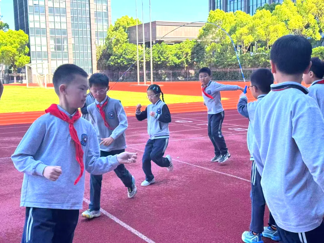 如果说跳绳赛事是团队协作的精彩演绎