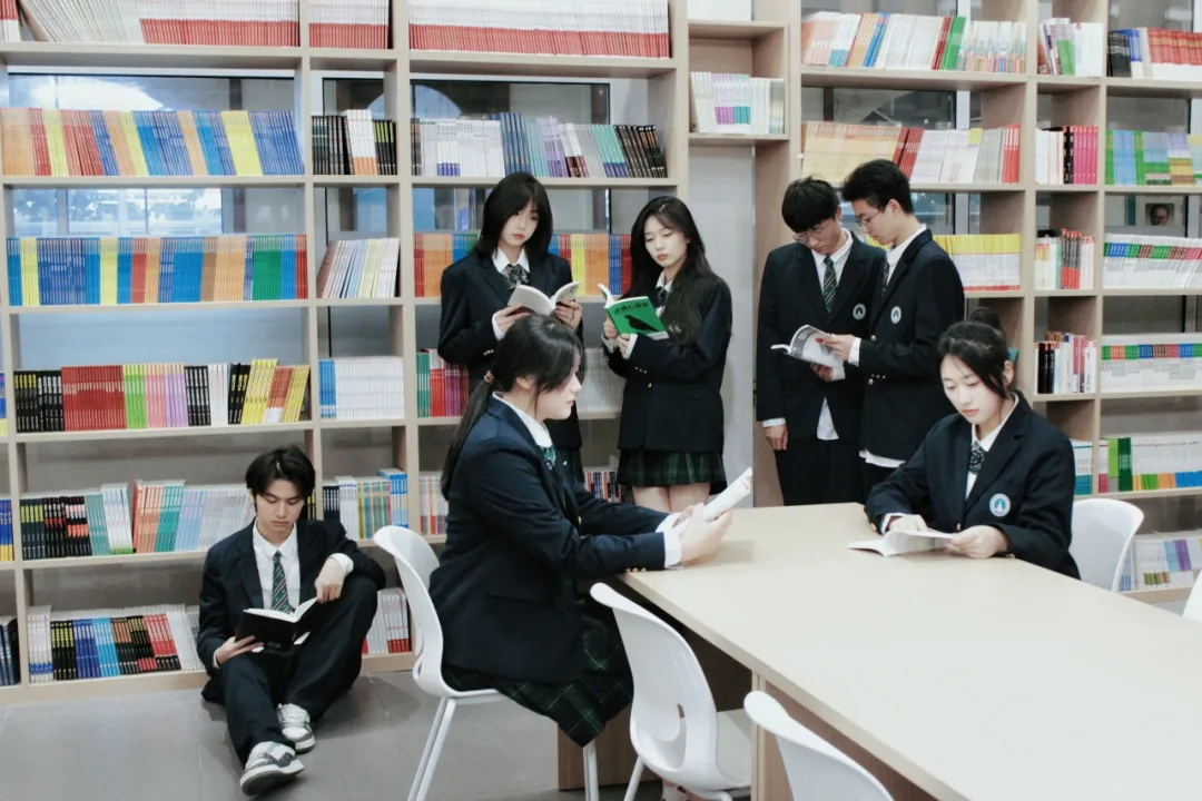 为满足不同学生的成长需求与升学目标
