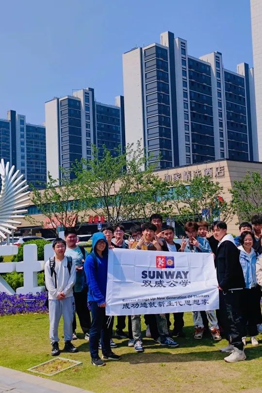 双威公学自2008年在香港成立以来，始终秉承 以学生为本（图 3）