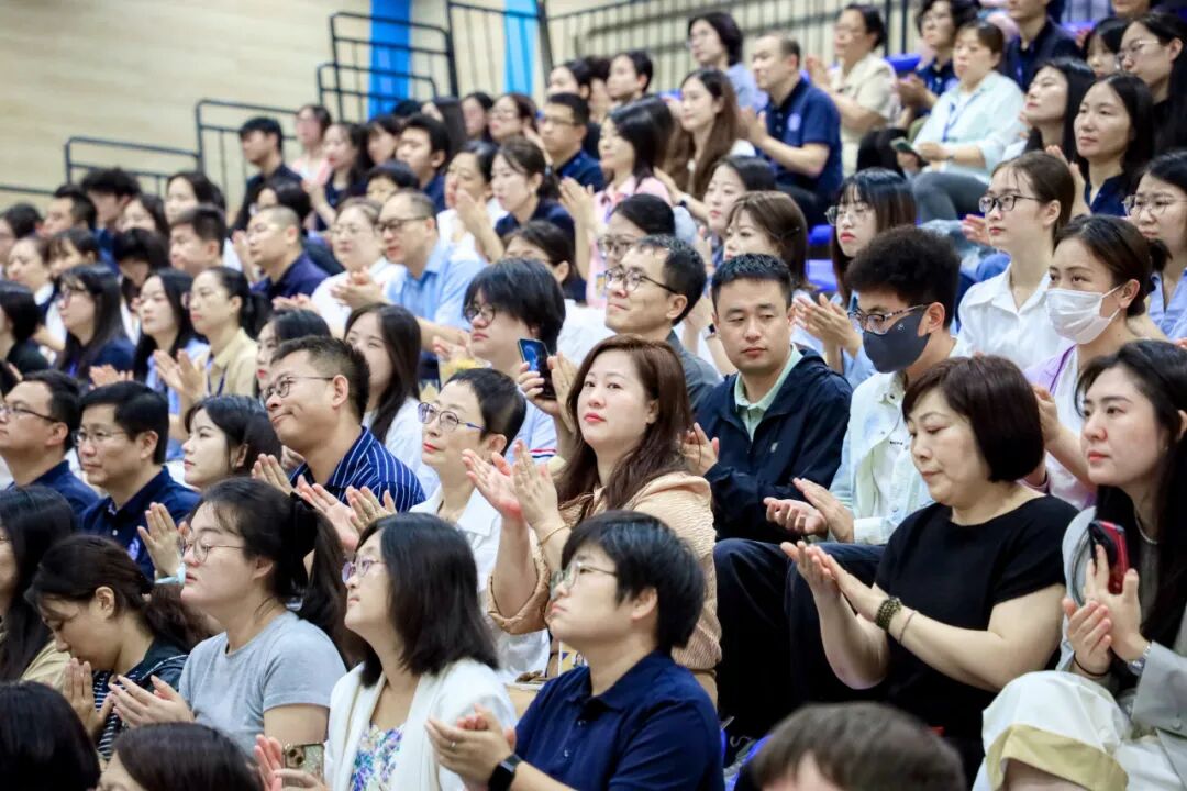 在跨部门协作中,全体教职工深化家校协同育人体系