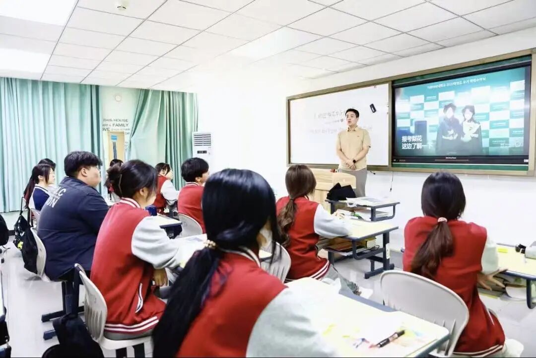 2017 年,两校首次打通线下交流通道