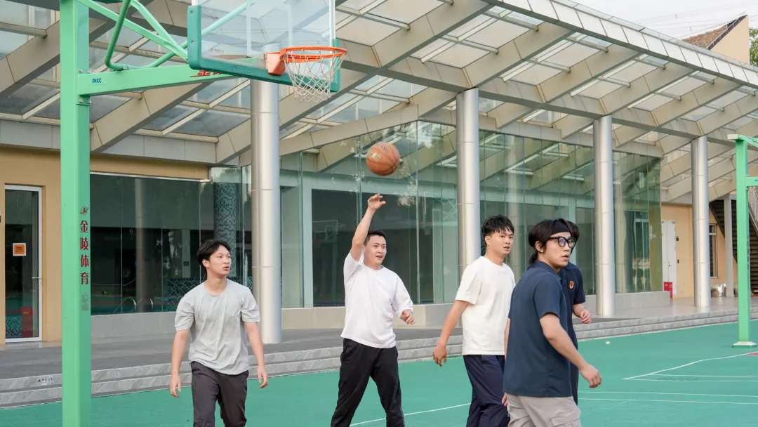 羽毛球单项赛、羽毛球团体赛、篮球3V3点燃了运动会竞技的高潮。