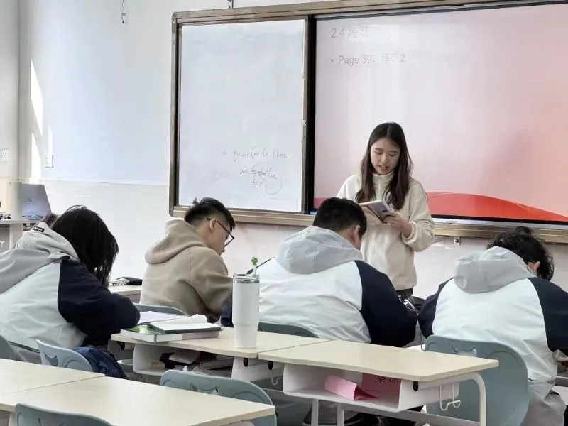 每班5-8人,纯小班制教学,促进个性化成长与高效学习。