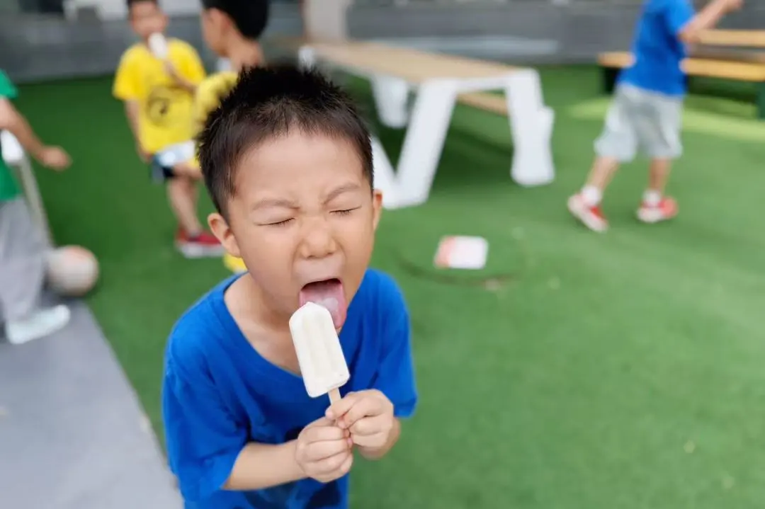 针对低段孩子的成长特点,学校开设菁早班