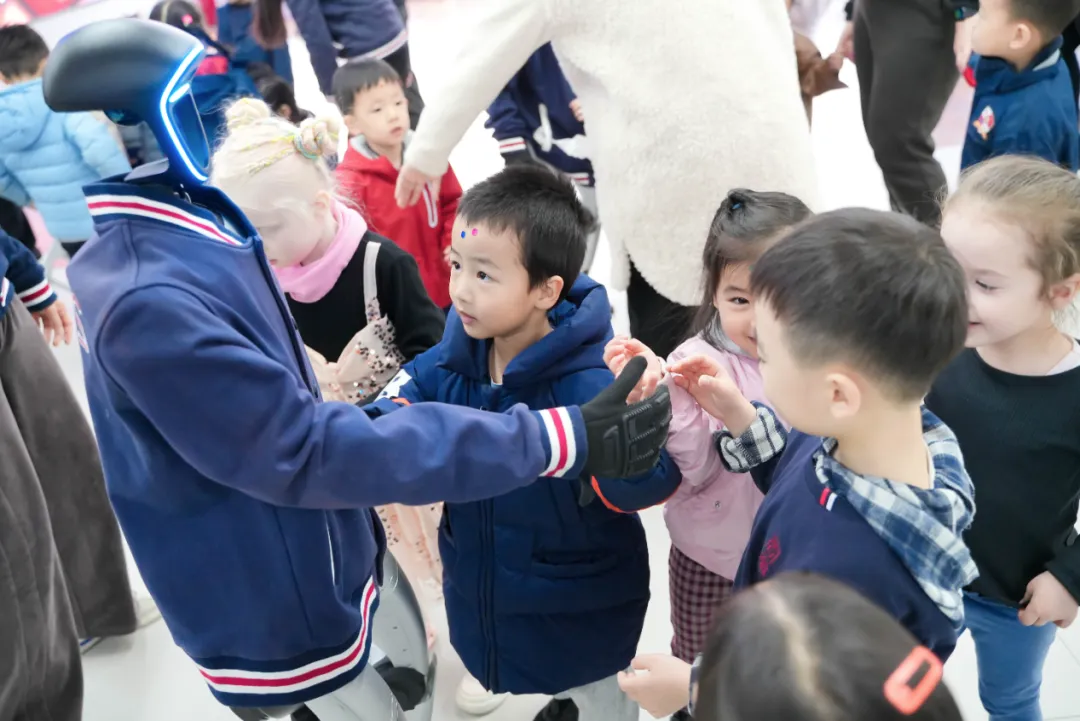 君诚深信,教育是 慢艺术 ,习惯与品格的塑造远比短期分数更具终身
