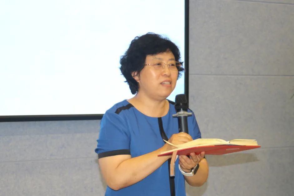 小学部校长刘昕聚焦 立德树人 根本任务,就深化德育课程内涵