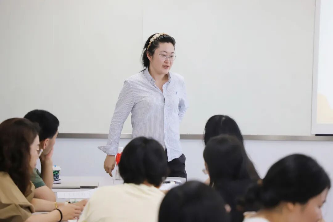 这堵墙，不止存在于亲子之间，也可能横亘在学生和老师之间（图 2）