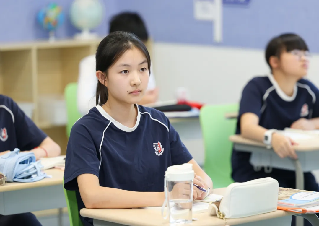 通过对国内课程的夯实及国际化教育元素的融入