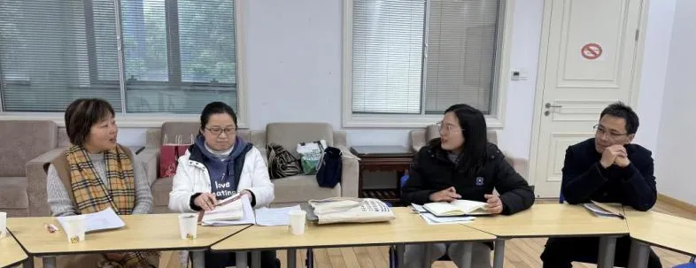 评课交流环节: