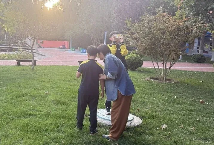 作为家长，Jay的妈妈始终认为，孩子的成长不能没有约束