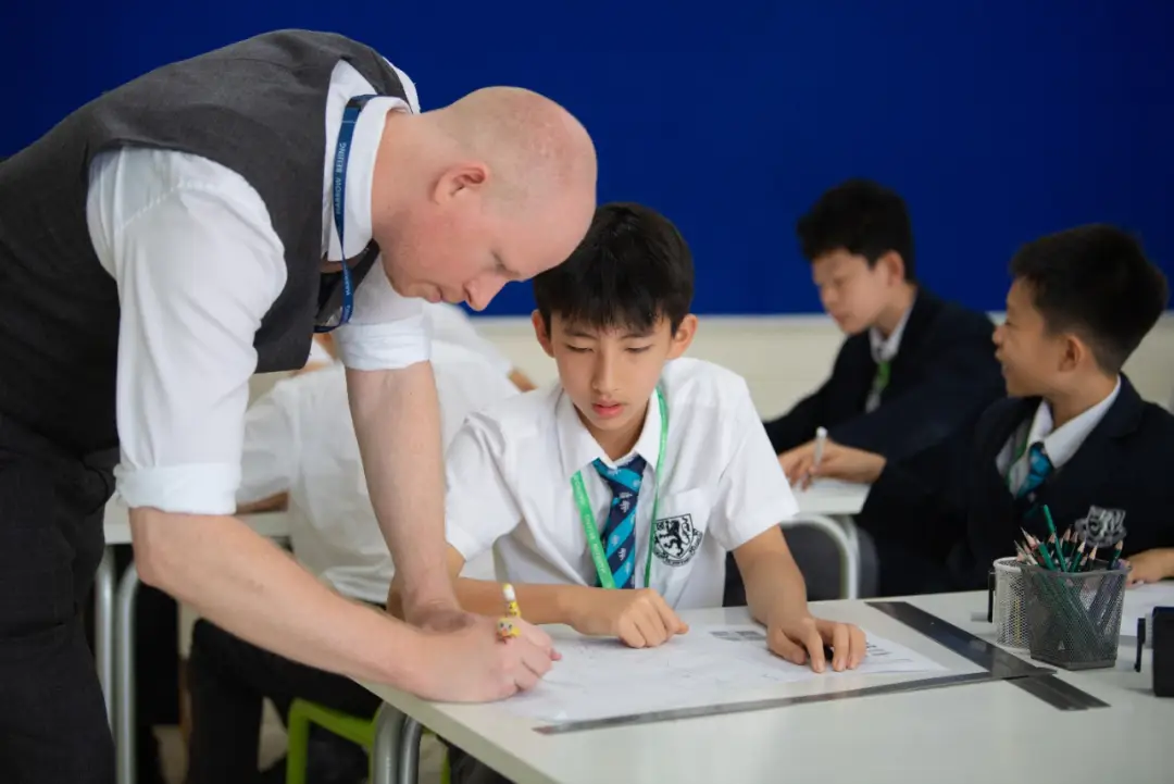 哈罗北京实践全人教育和个性化辅导,学校拥有一支优秀的师资团队(图 2)