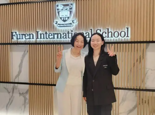 学校也非常鼓励已经毕业的校友回访母校
