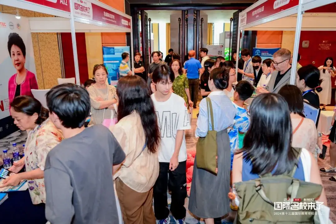 为了给家长们提供更多对比选择的机会(图 4)