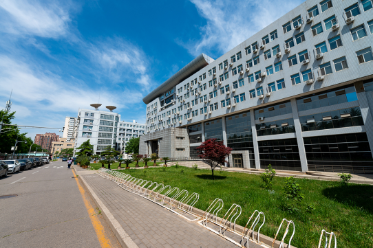 学子在科技创新、志愿服务等领域表现优异，综合素质全面。