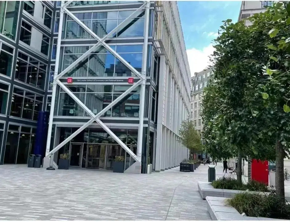 我认为在整个申请中最重要的就是文书部分