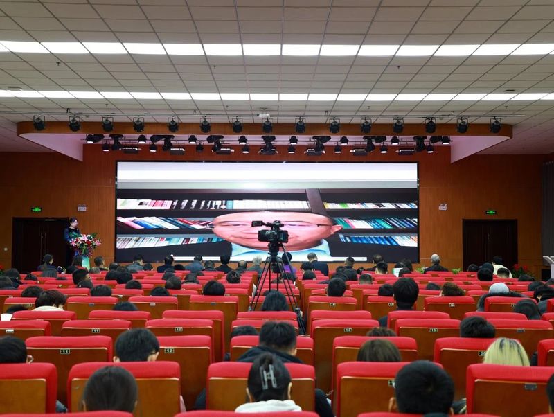 中共宁夏区委党校决策咨询部副教授、华北电力大学博士后龙生平
