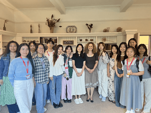 全球访学——从广州新华到世界名校 海外实践点亮未来之路 全球访学——从广州新华到世界名校 海外实践点亮未来之路