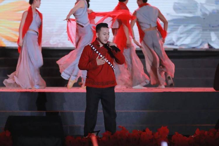 成都文理学院举行第二十一届科技文化博览节开幕式暨2024年迎新晚会 成都文理学院举行第二十一届科技文化博览节开幕式暨2024年迎新晚会